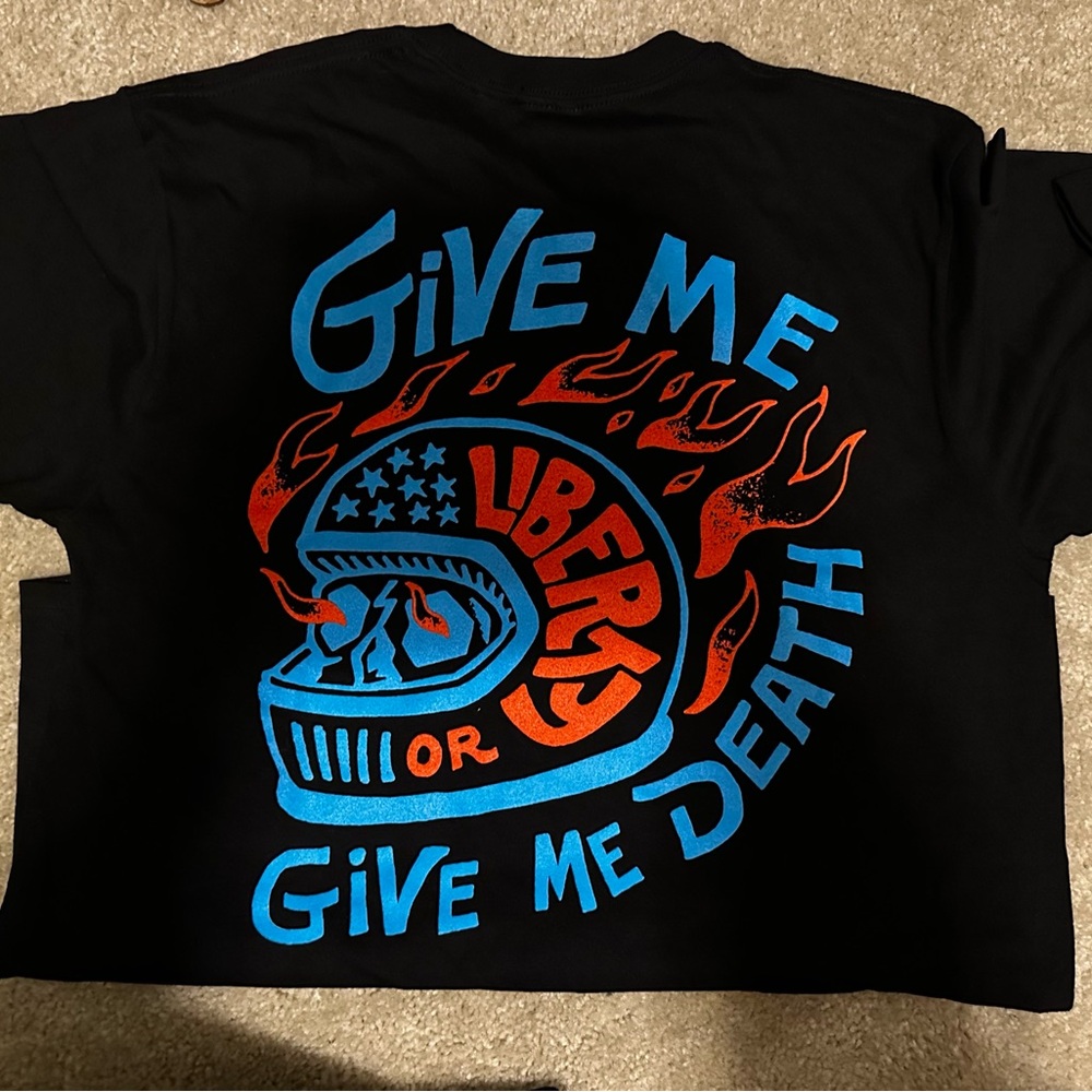 Chaad’s Clothing Company size L “give me liberty or give me death” T-shirt